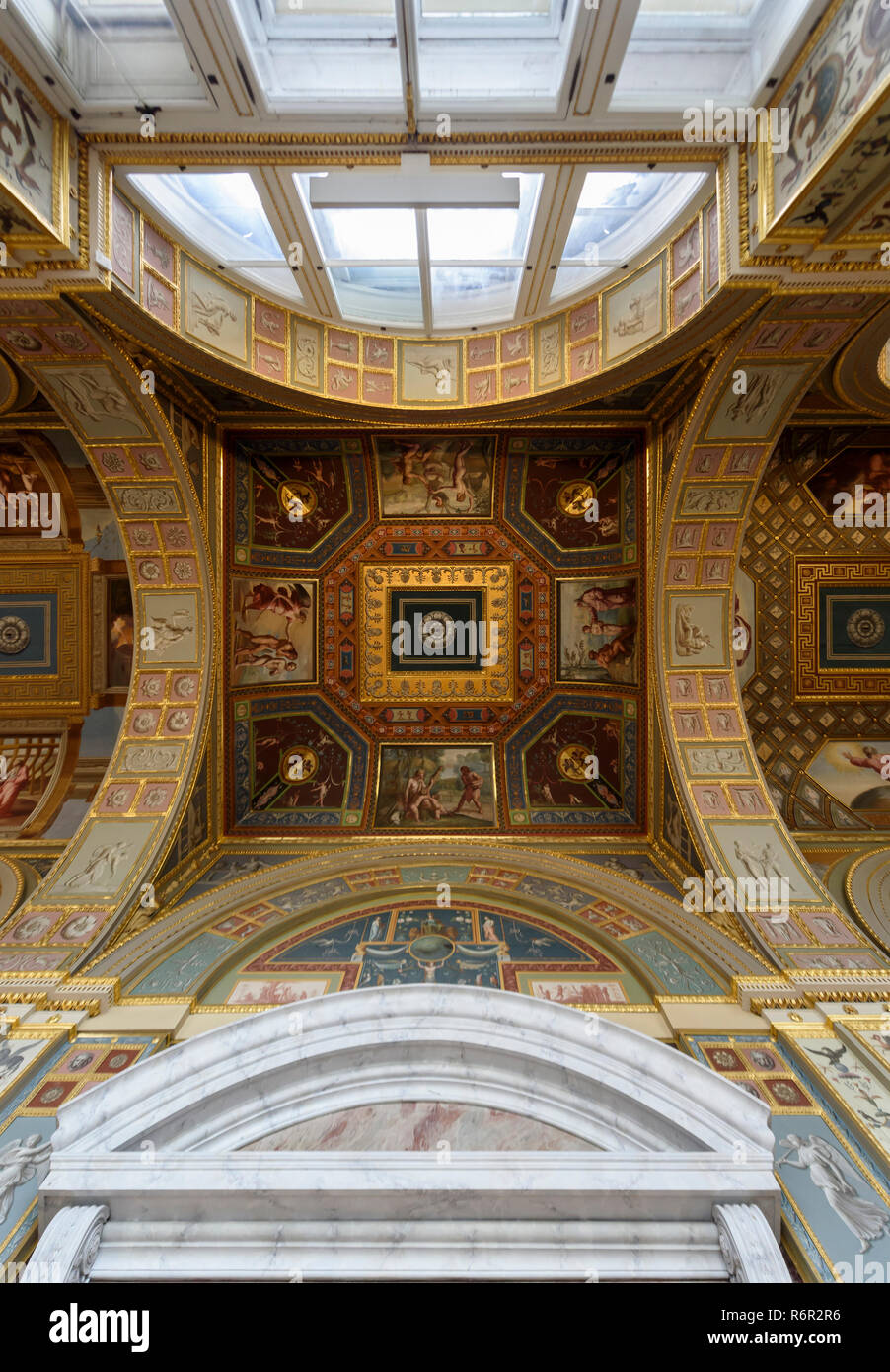 Floor to celling hi-res stock photography and images - Alamy