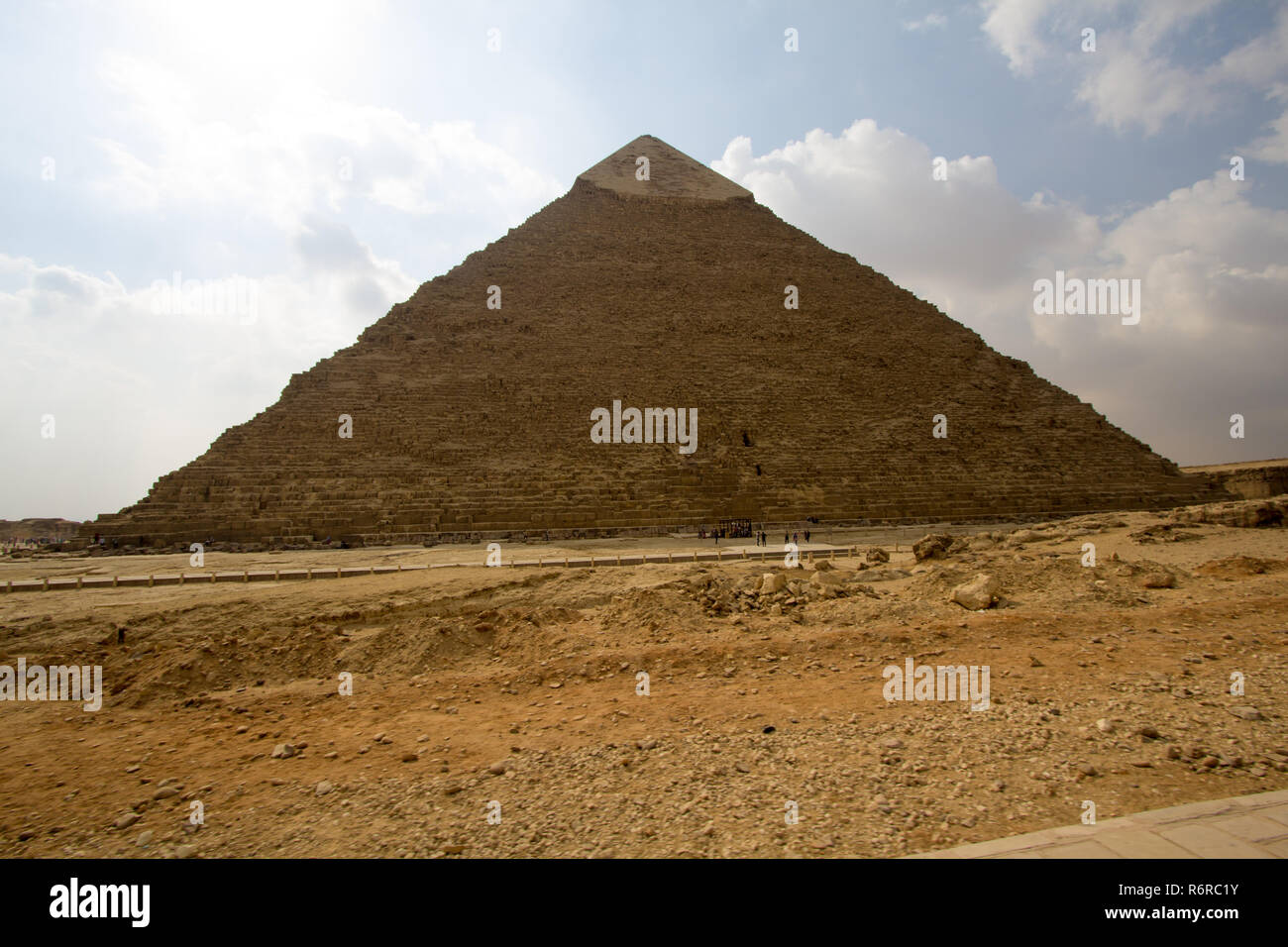 Cairo, Egypt – November 12, 2018: photo for Pyramid of Khufu in the ...