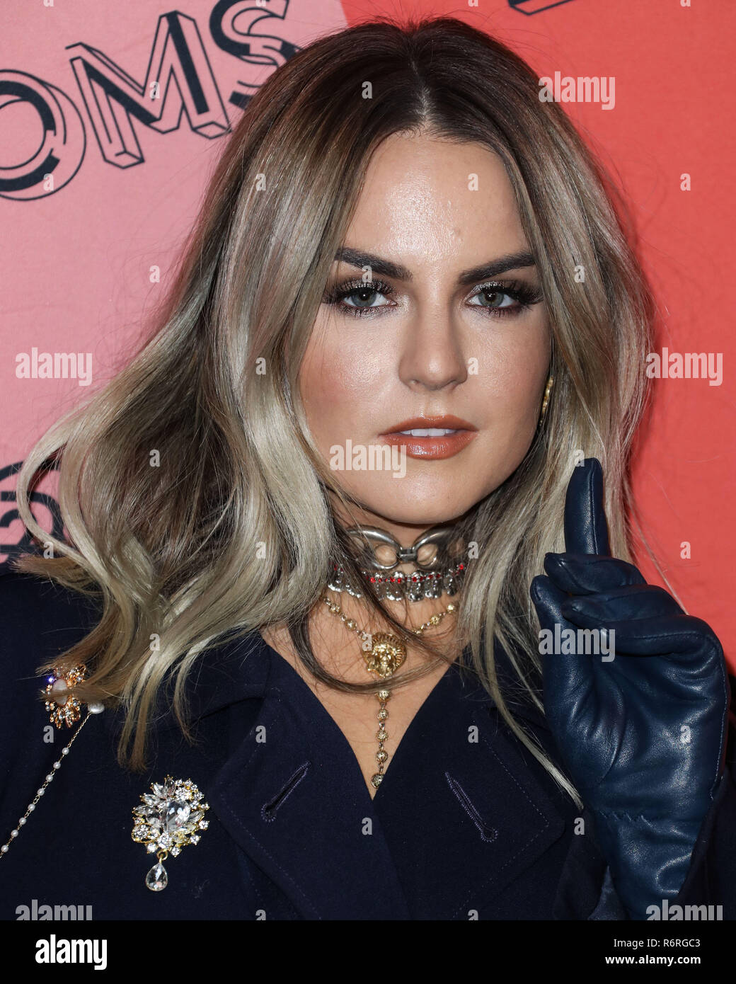Singer JoJo poses with fans outside of Katsuya restaurant in Hollywood Los  Angeles, California - 16.08.11 Stock Photo - Alamy