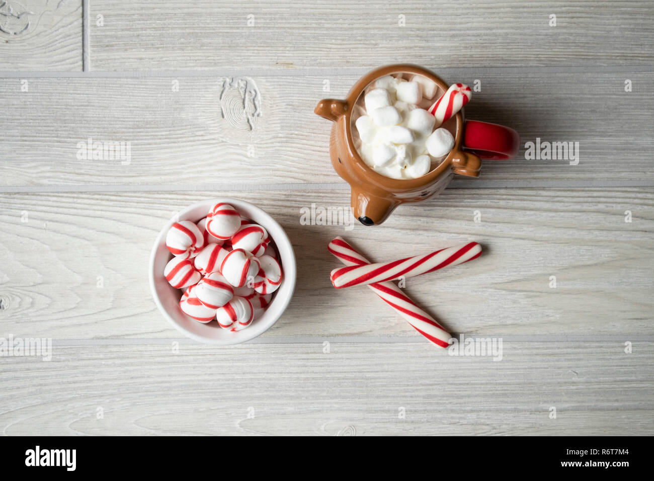 Peppermint candies hi-res stock photography and images - Alamy
