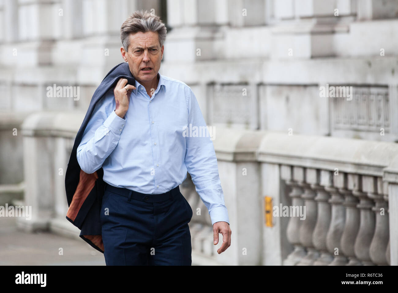 London, UK. 6th December, 2018. Ben Bradshaw, Labour MP for Exeter, arrives for a Privy Council meeting at the Cabinet Office. Credit: Mark Kerrison/Alamy Live News Stock Photo