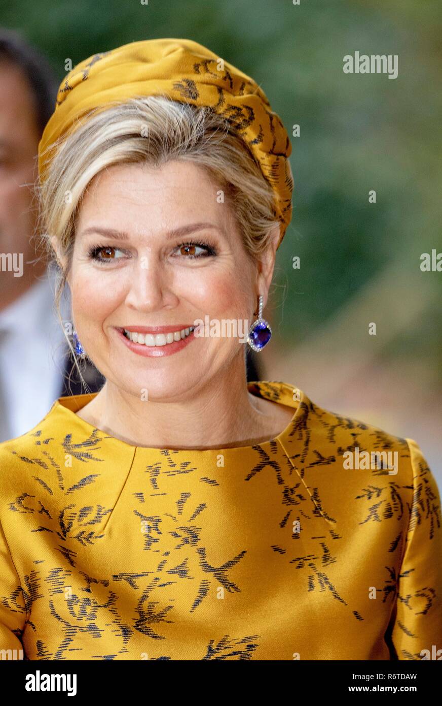 amsterdam-netherlands-06th-dec-2018-queen-maxima-of-the-netherlands-arrives-at-the-office-of-the-goede-doelen-loterijen-in-amsterdam-on-december-6-2018-to-open-the-new-sustainable-renovated-office-credit-albert-nieboer-netherlands-outpoint-de-vue-out-dpaalamy-live-news-R6TDAW.jpg