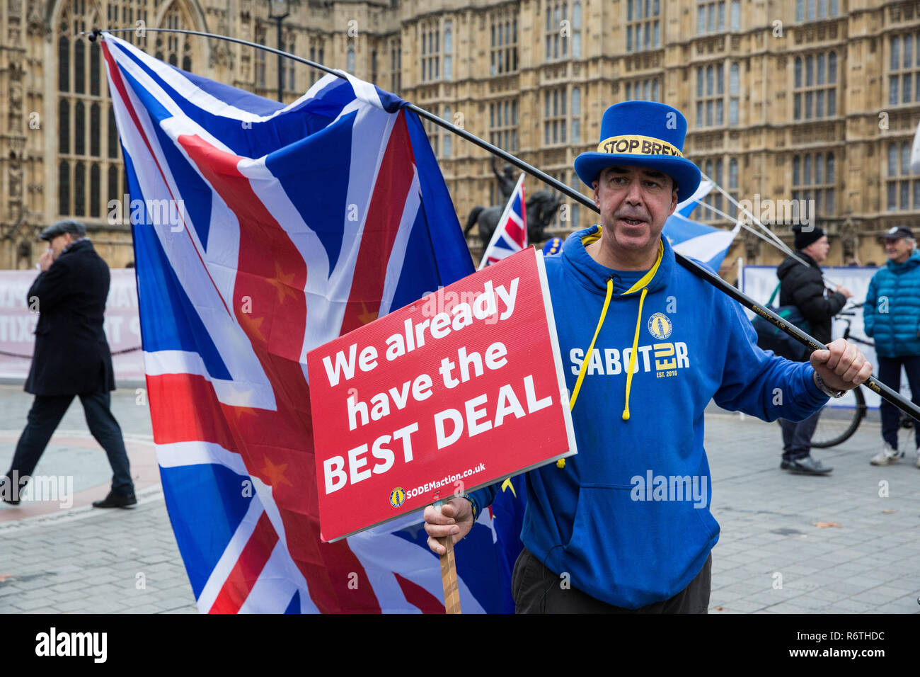 London, UK. 6th December, 2018. Steven Bray of pro-EU group SODEM (Stand of Defiance European Movement) protests outside Parliament as the House of Commons continues to debate Prime Minister Theresa May's proposal for the final Brexit agreement. Credit: Mark Kerrison/Alamy Live News Stock Photo