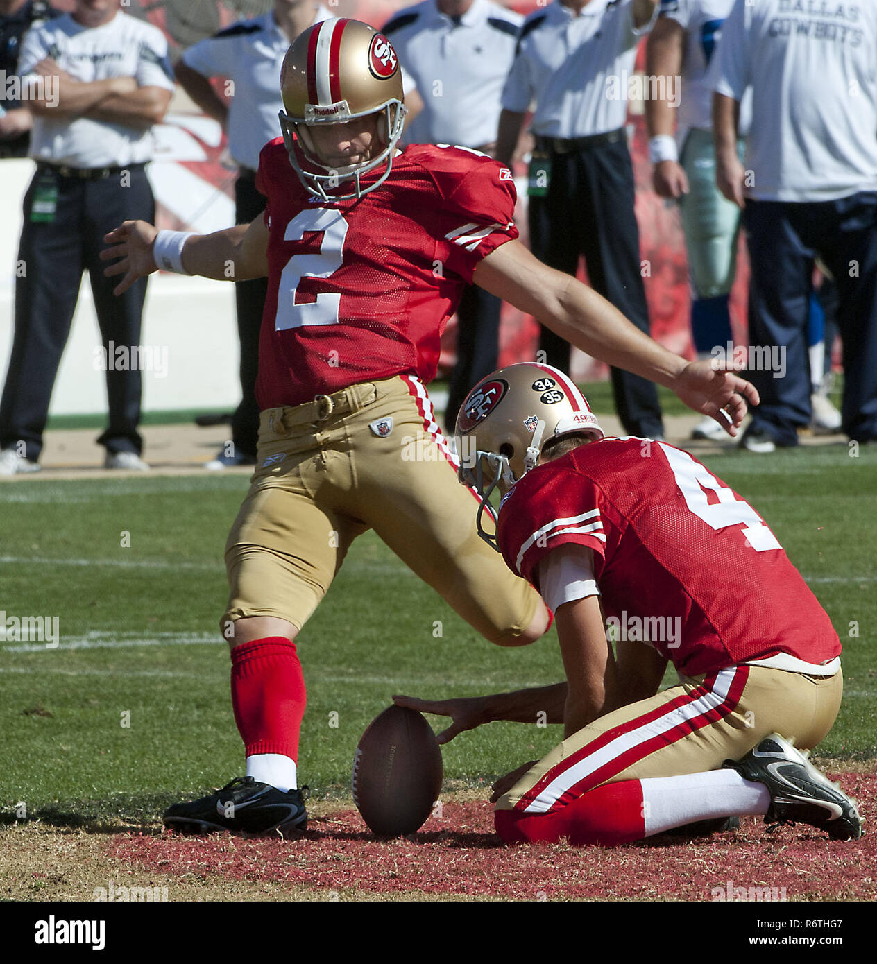 San Francisco, California, USA. 18th Sep, 2011. With San Francisco 49ers punter Andy Lee (4) holding kicker David Akers (2) kicks 55 yard field goal on Sunday, September 18, 2011 at Candlestick Park, San Francisco, California. Cowboys defeated the 49ers in overtime 27-24. Credit: Al Golub/ZUMA Wire/Alamy Live News Stock Photo