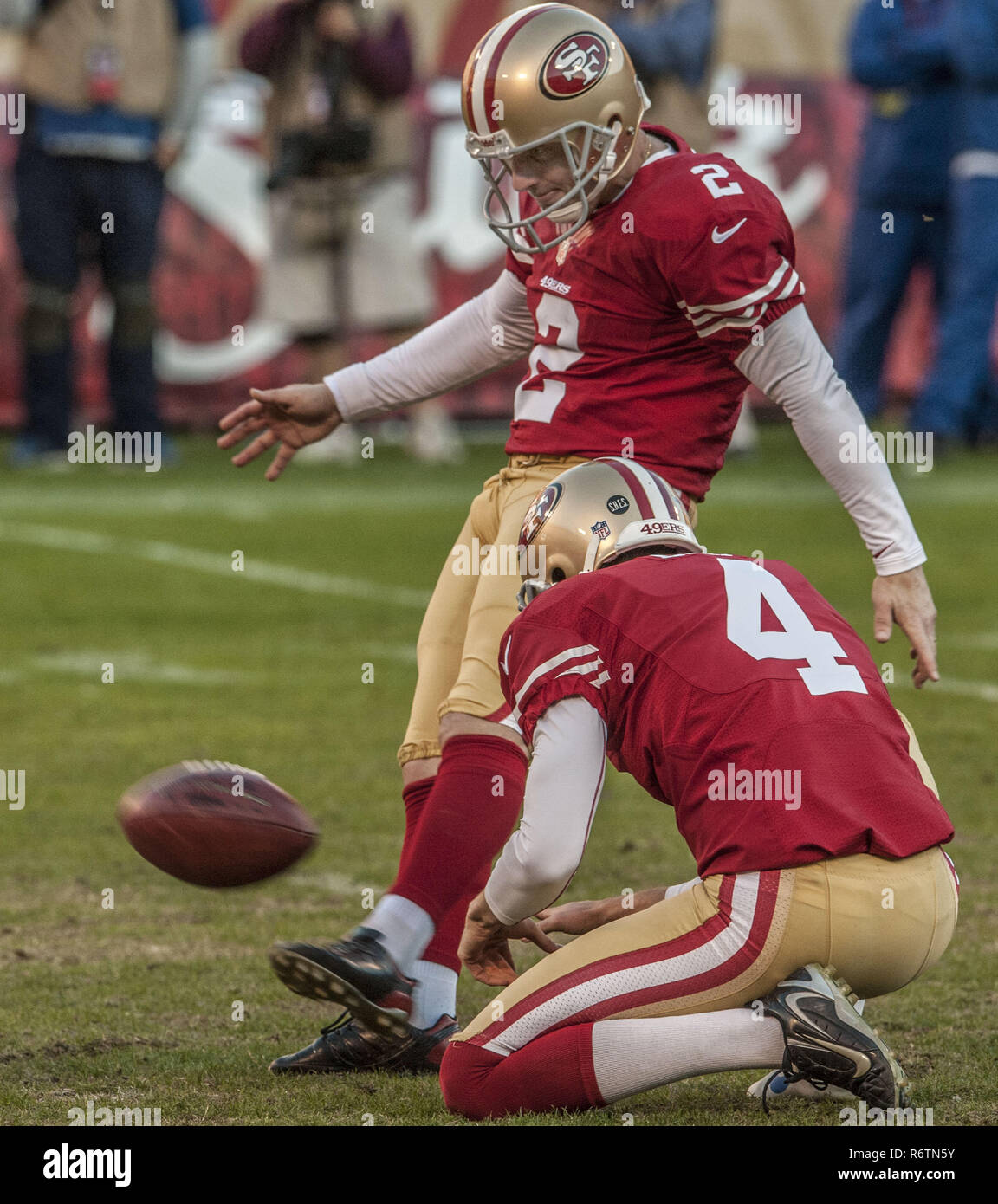 San Francisco, California, USA. 30th Dec, 2012. With San Francisco 49ers punter Andy Lee (4) holding kicker David Akers (2) misses field goal on Sunday, December 30, 2012 at Candlestick Park, San Francisco, California. The 49ers defeated the Cardinals 27-13. Credit: Al Golub/ZUMA Wire/Alamy Live News Stock Photo