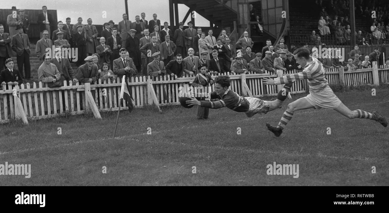 Tate's classic Try for Hunslet Stock Photo