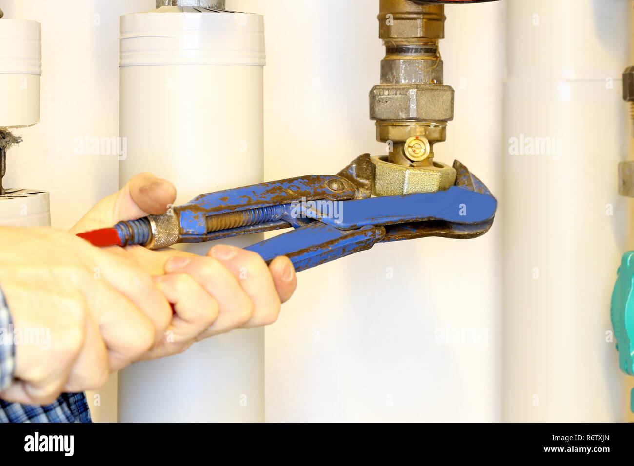 Pipe Attachment Methods attach a pipe joint Stock Photo - Alamy