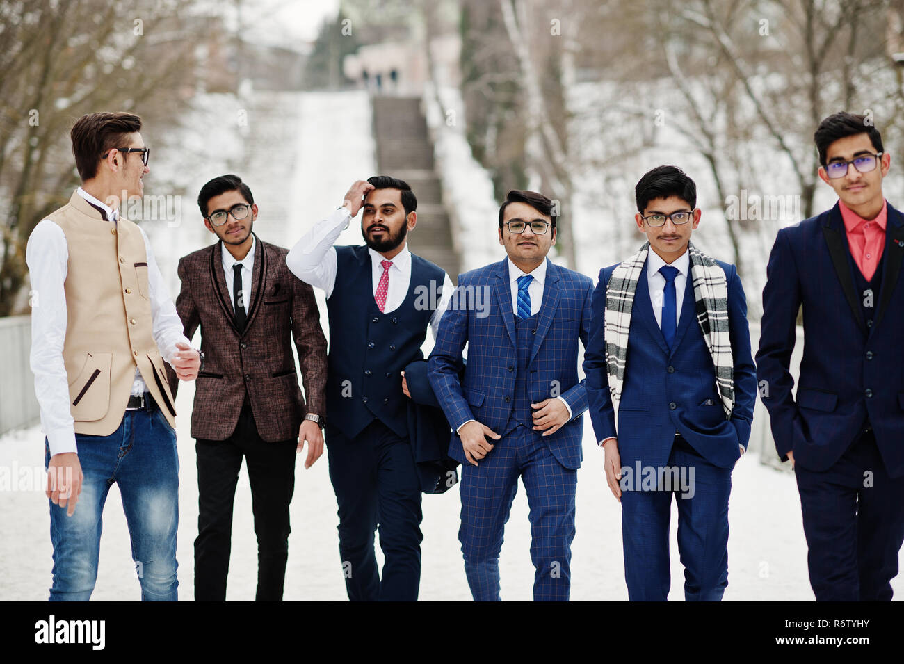Posed group people suits hi-res stock photography and images - Alamy