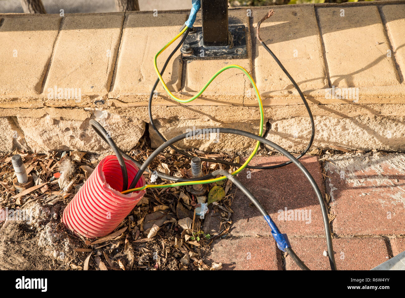Loose Wires Stock Photos & Loose Wires Stock Images Alamy