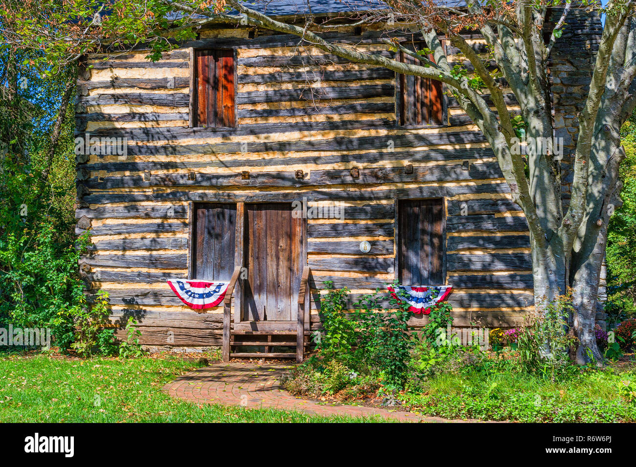 Jonesborough,Tennessee,USA October 24th, 2018 This log cabin built