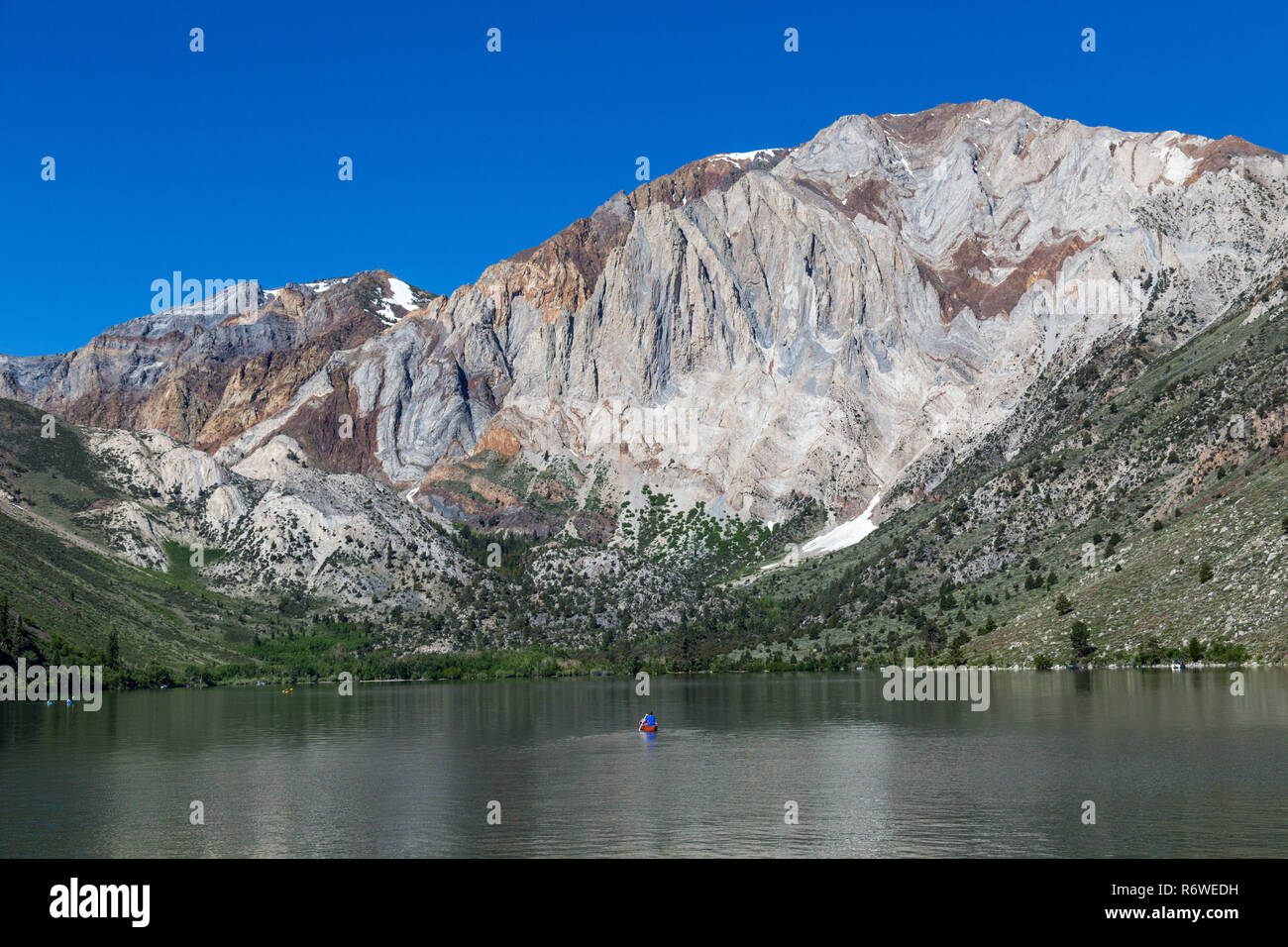 Convict Lake in Mammoth Lakes Area USA. Mammoth Lakes is a town in California's Sierra Nevada mountains. It's known for the Mammoth Mountain and June  Stock Photo