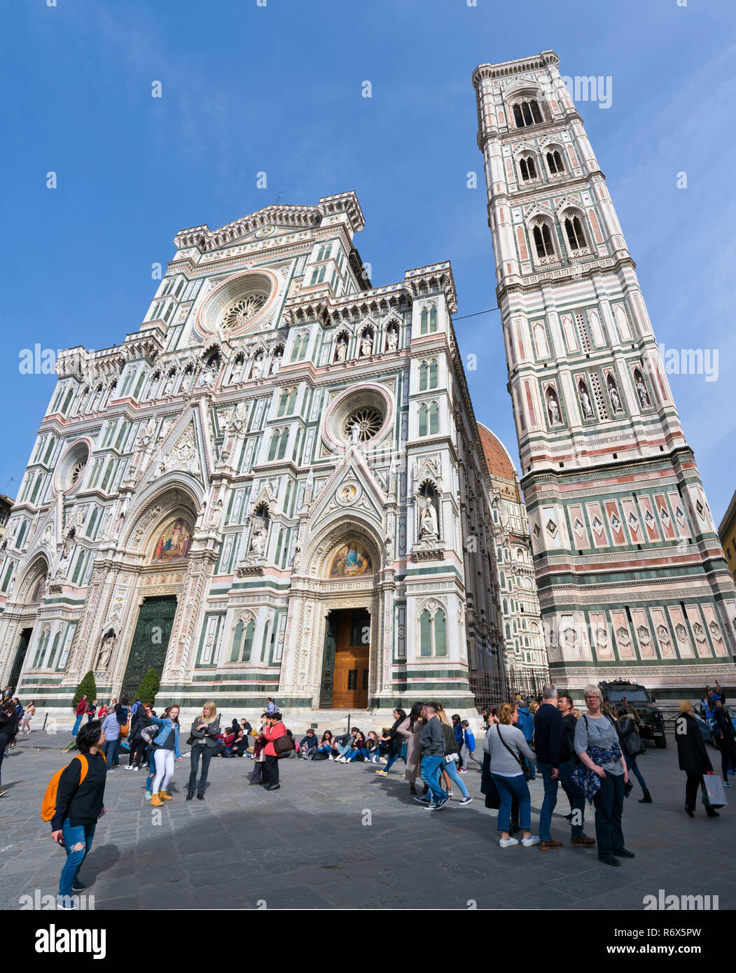 Vertical streetview of the front of the Duomo di Firenze and Giotto's ...