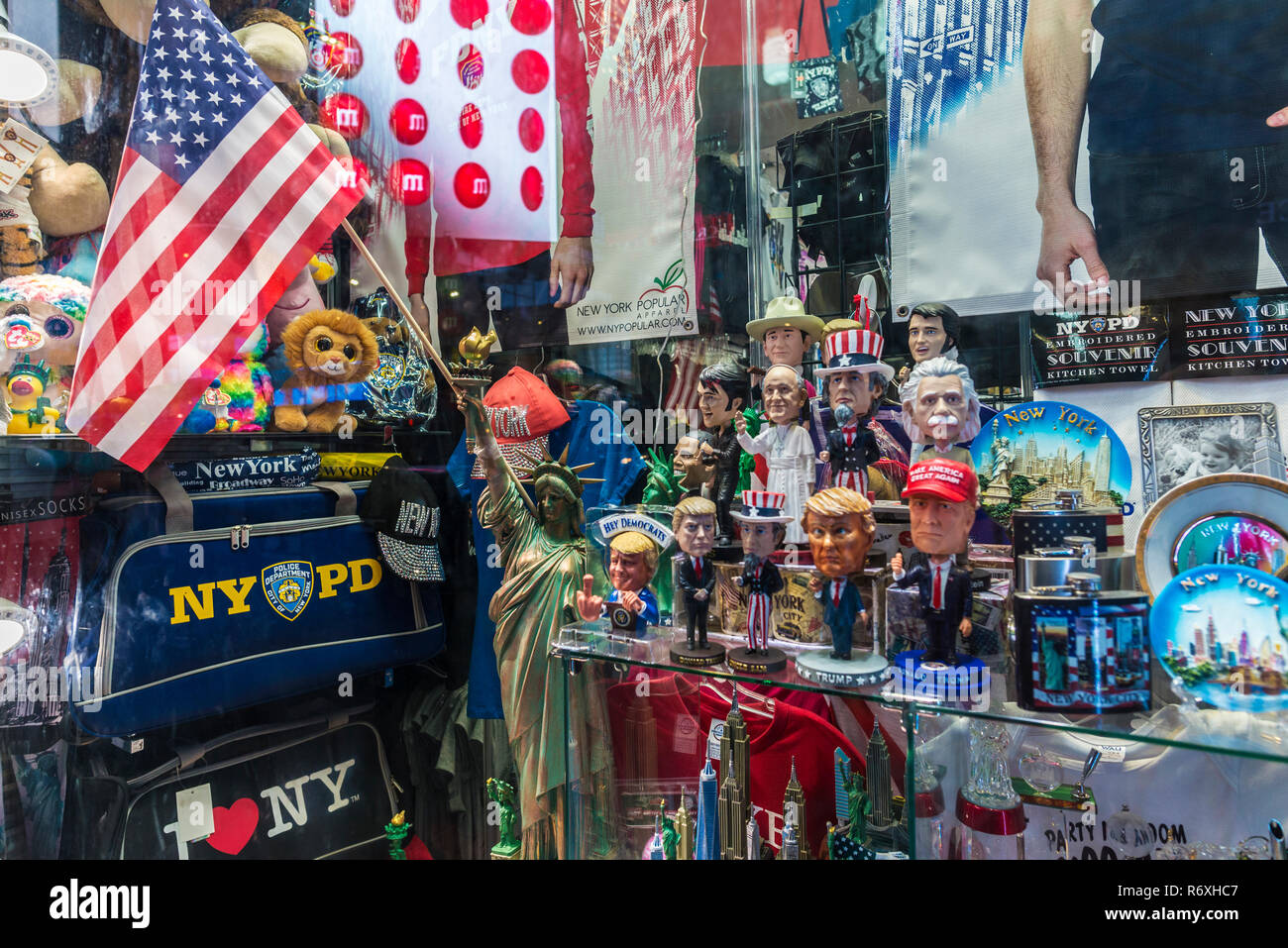 Times square souvenir shop hires stock photography and images Alamy