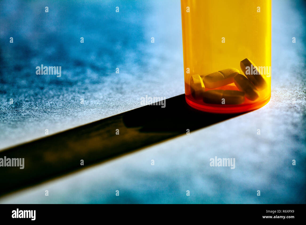 WA17041-00.....Pharmaceutical in pill bottle Stock Photo