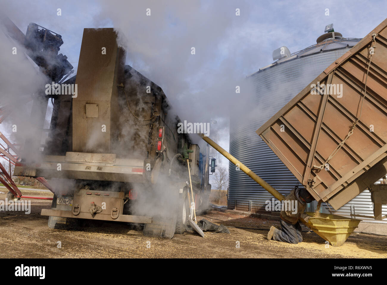 Roasting soy beans at the site of the grain bins, town of Minden, Mohawk Valley, New York, USA Stock Photo