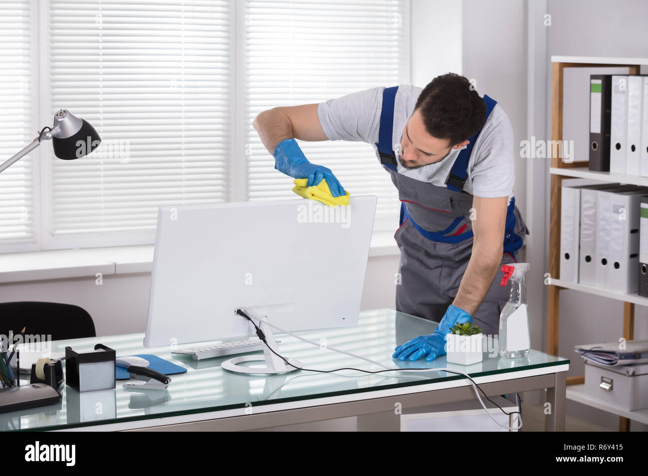 Cleaning material shelf hi-res stock photography and images - Alamy