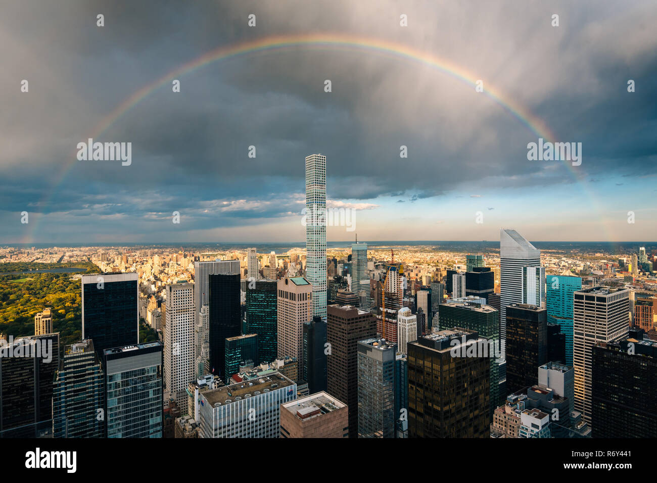 Rainbow over new york city hi-res stock photography and images - Alamy