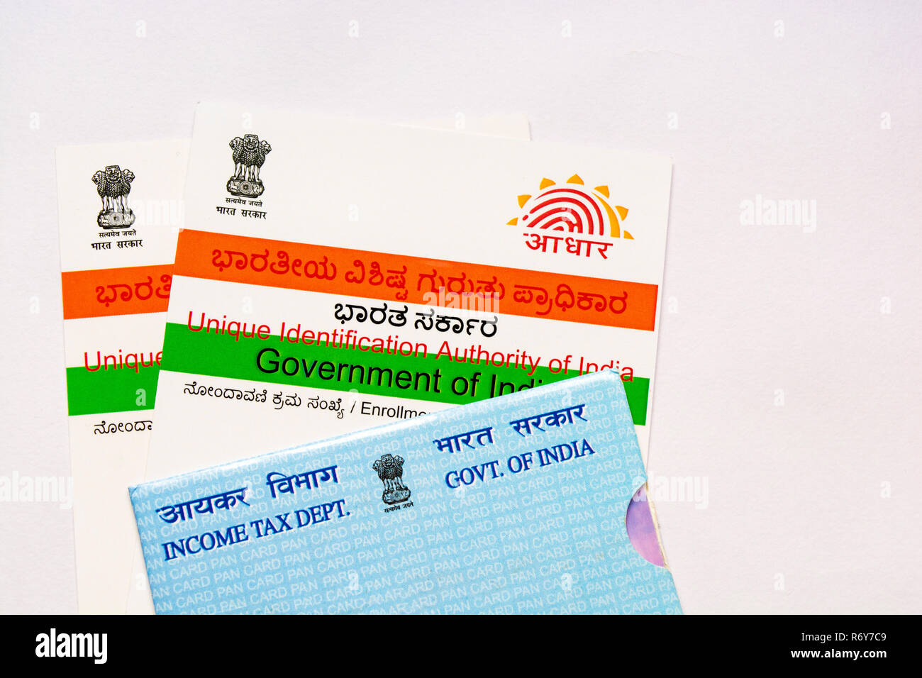 Aadhaar card hi-res stock photography and images - Alamy