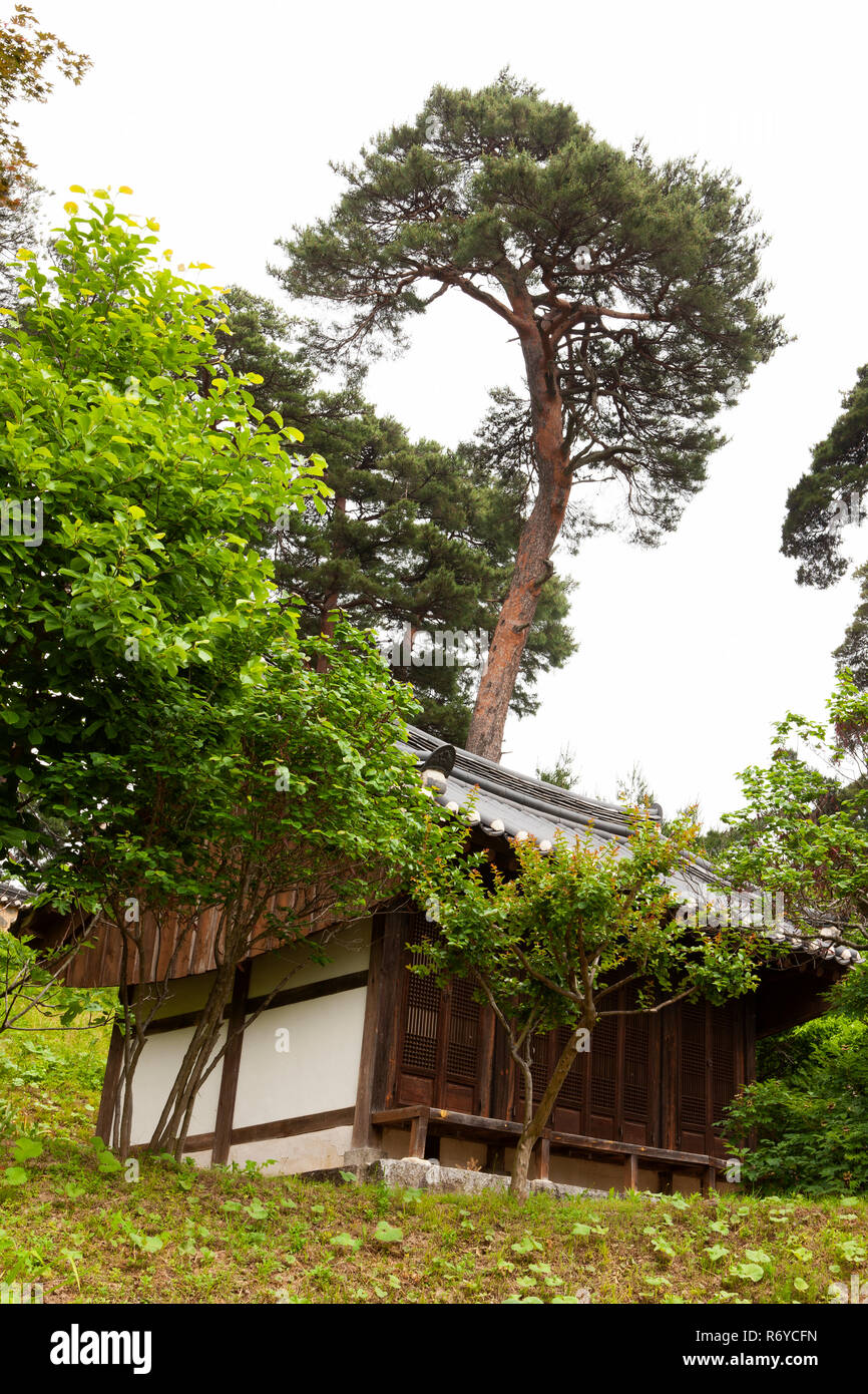 Traditional Korean Decor Of Village House, Seoul, South Korea. Stock Photo,  Picture and Royalty Free Image. Image 178858371.