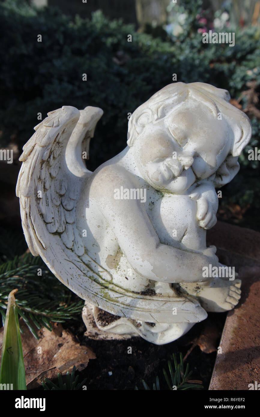 grave angels Stock Photo Alamy