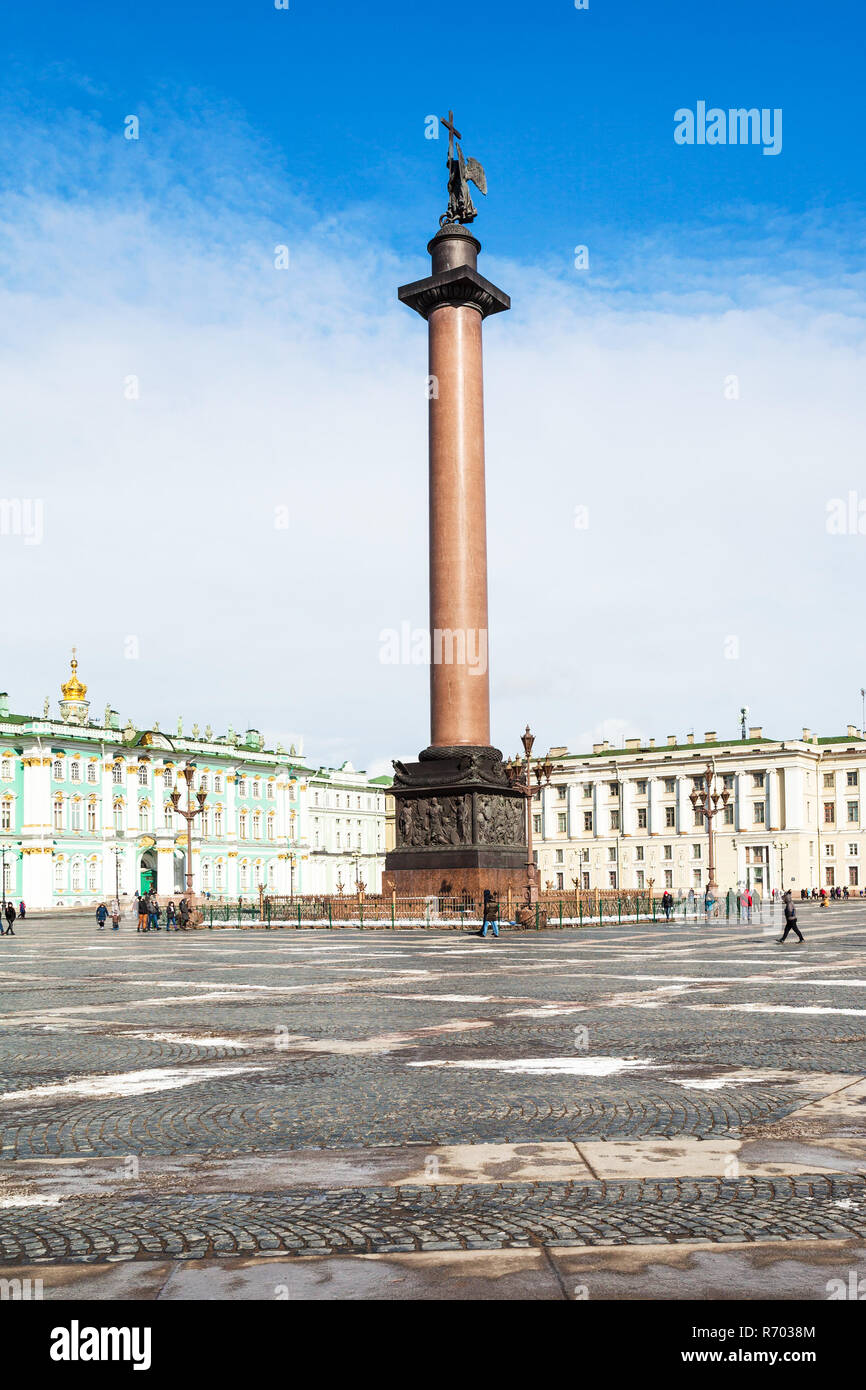 Palace square alexander column sunny hi-res stock photography and ...