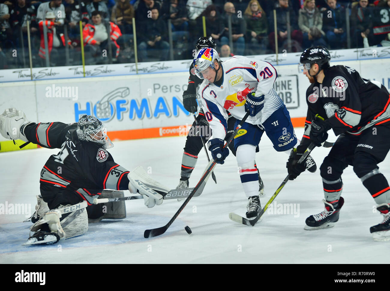 Niklas treutle nurnberg ice tigers hi-res stock photography and images