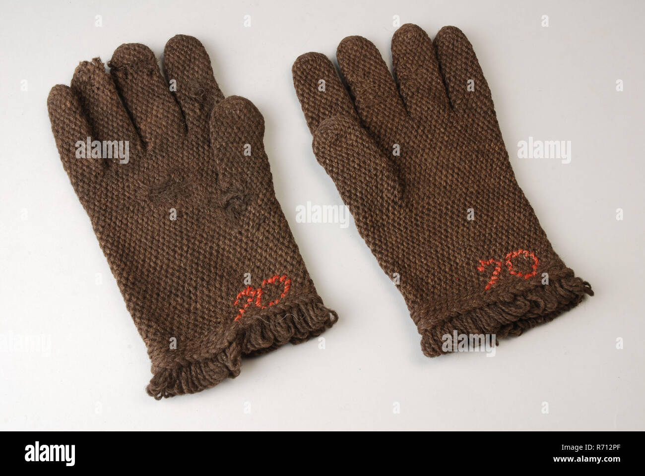 REDDISH BROWNのKNIT GLOVE Knitted Gloves Rugged Wear Work Gloves