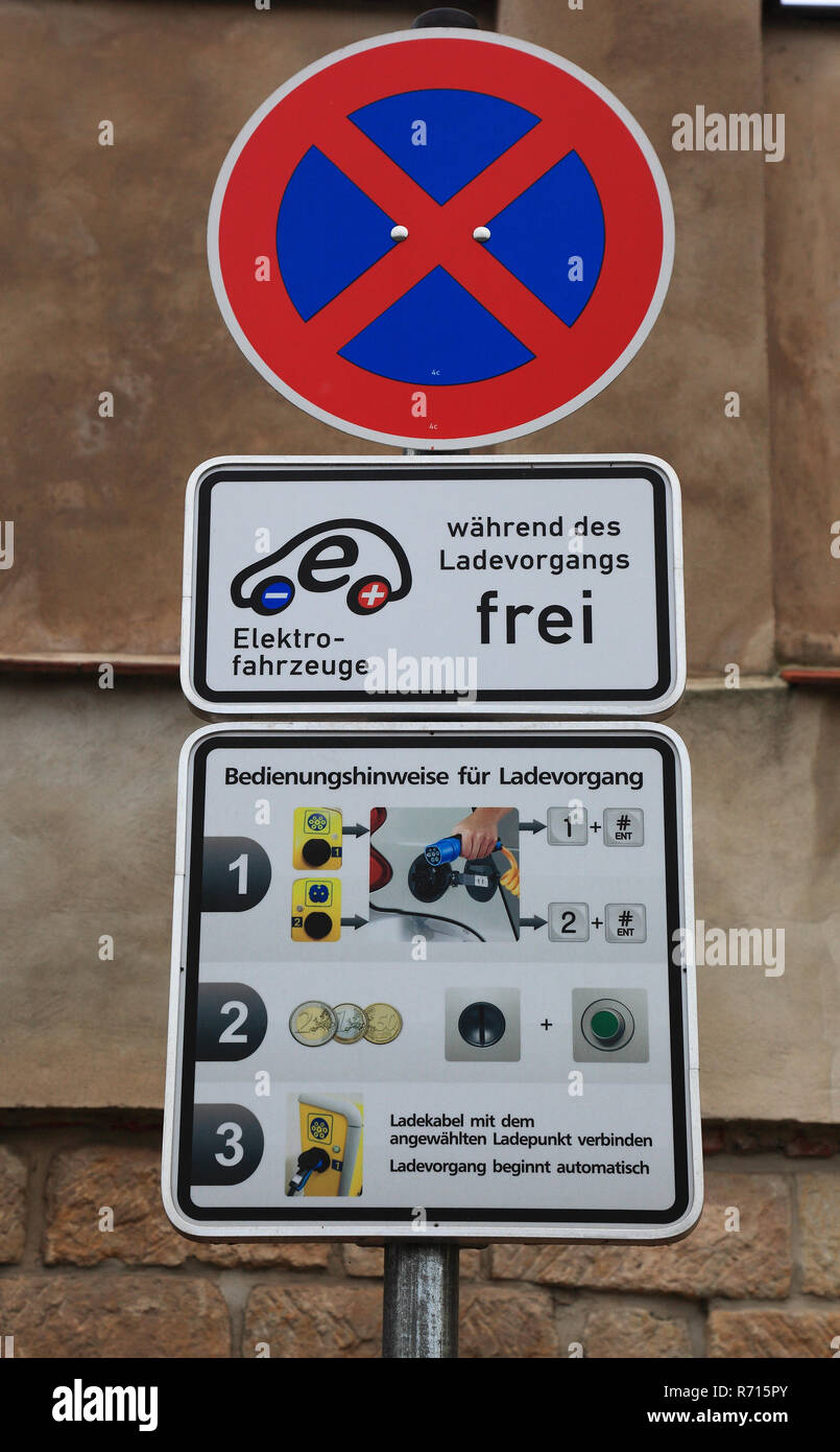 Traffic signs, no-parking zone, charging station for electric cars, operating instructions, Meissen, Saxony, Germany Stock Photo
