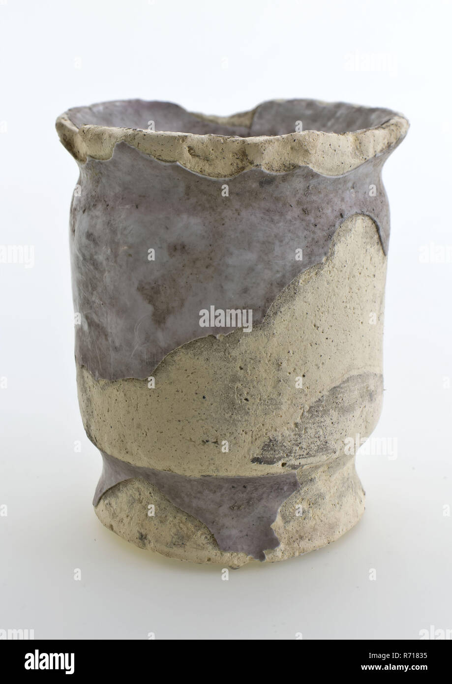 Pottery ointment jar, cylindrical model with constrictions, glazed entirely gray white, ointment