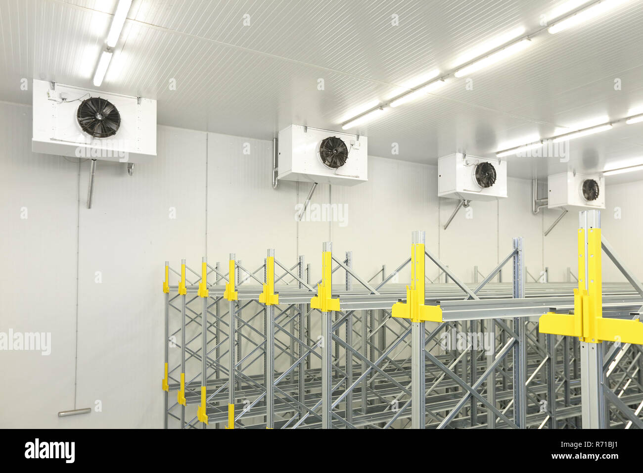 Freezer storage warehouse hires stock photography and images Alamy