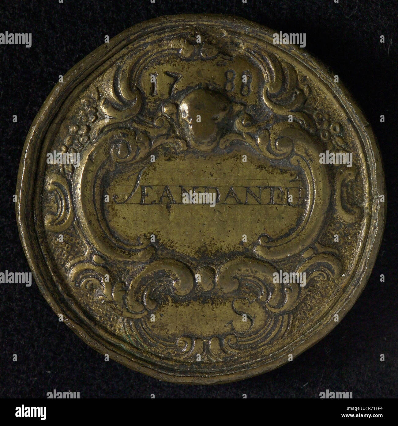 Guild medal for St. Luke Guild, guild medal penning identification