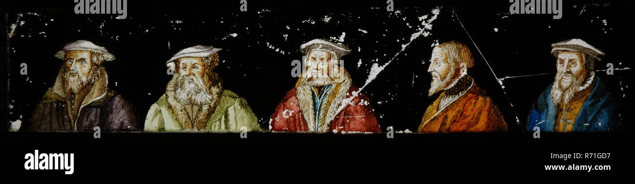 Hand-painted lantern plate with portraits of dignitaries Renaissance, slide plate diapositive footage glass metal, Hand-painted slide plate with soldered tin mount. Image of five dignitaries (scholars politicians) in Renaissance clothing optics magic lantern magic lantern slide toy project renaissance Stock Photo