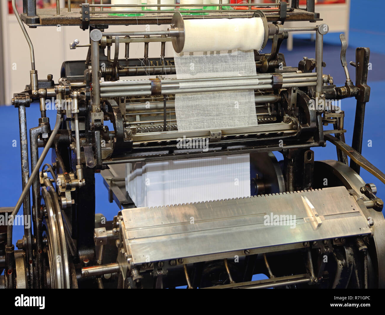 Book binding machine hi-res stock photography and images - Alamy