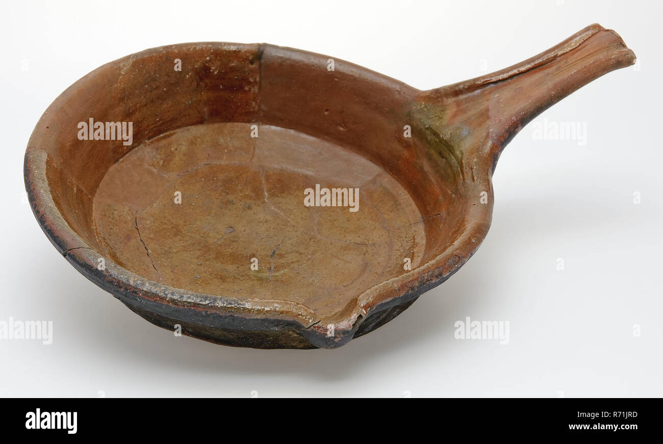 Baking pan made of red earthenware, with stem and pouring lip