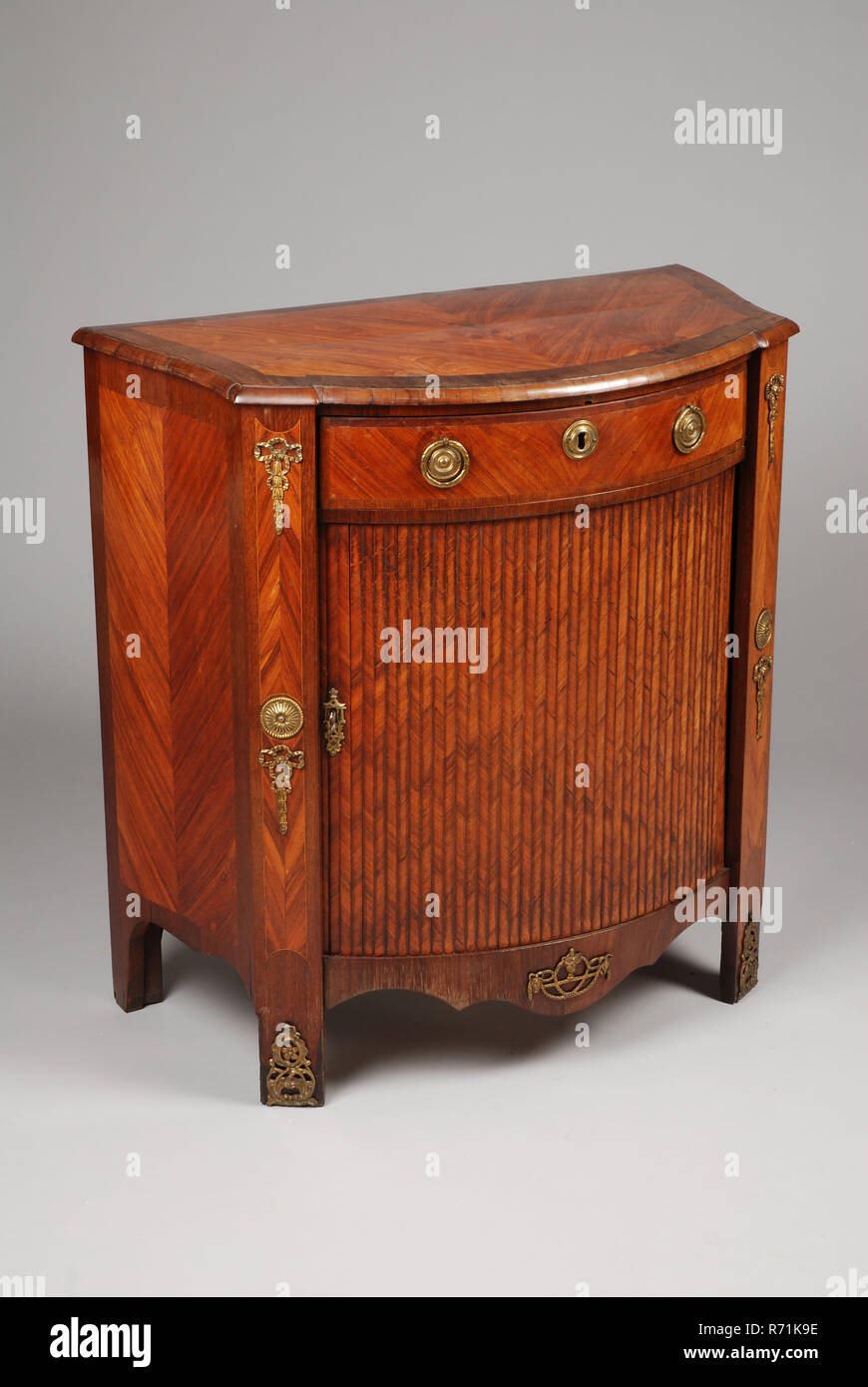 Louis Seize Wall Cupplate Wall Cupboard Cupboard Furniture