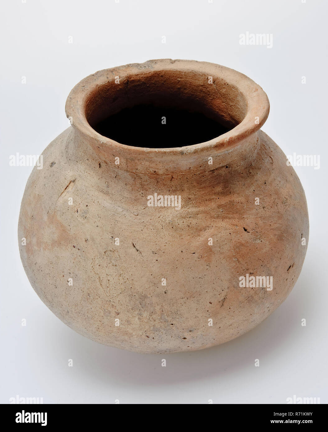 Earthenware bowl hi-res stock photography and images - Alamy