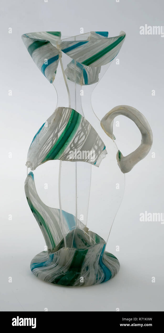 Spreaded opaque hires stock photography and images Alamy