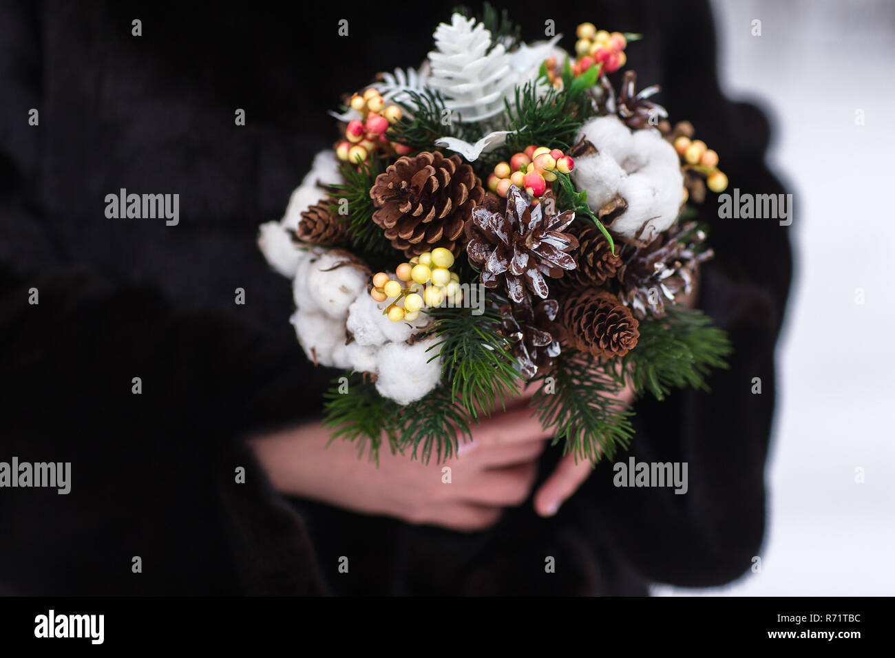 wedding bouquet with pine cones. winter wedding bouquet Stock Photo - Alamy