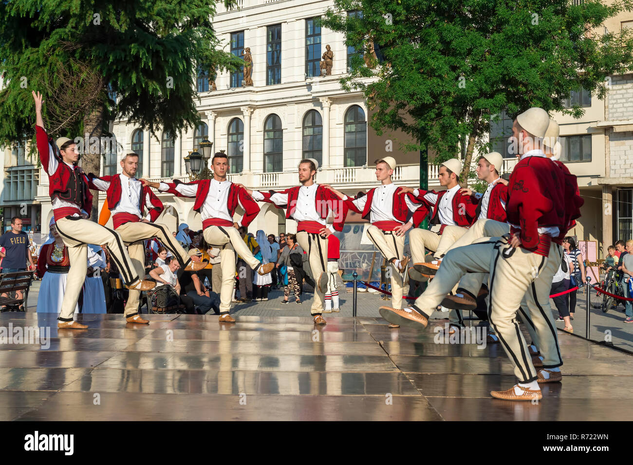 Carte Photo CPA – USKUB SKOPJE – Danse Folklorique Macédoine/Serbie (709023)
