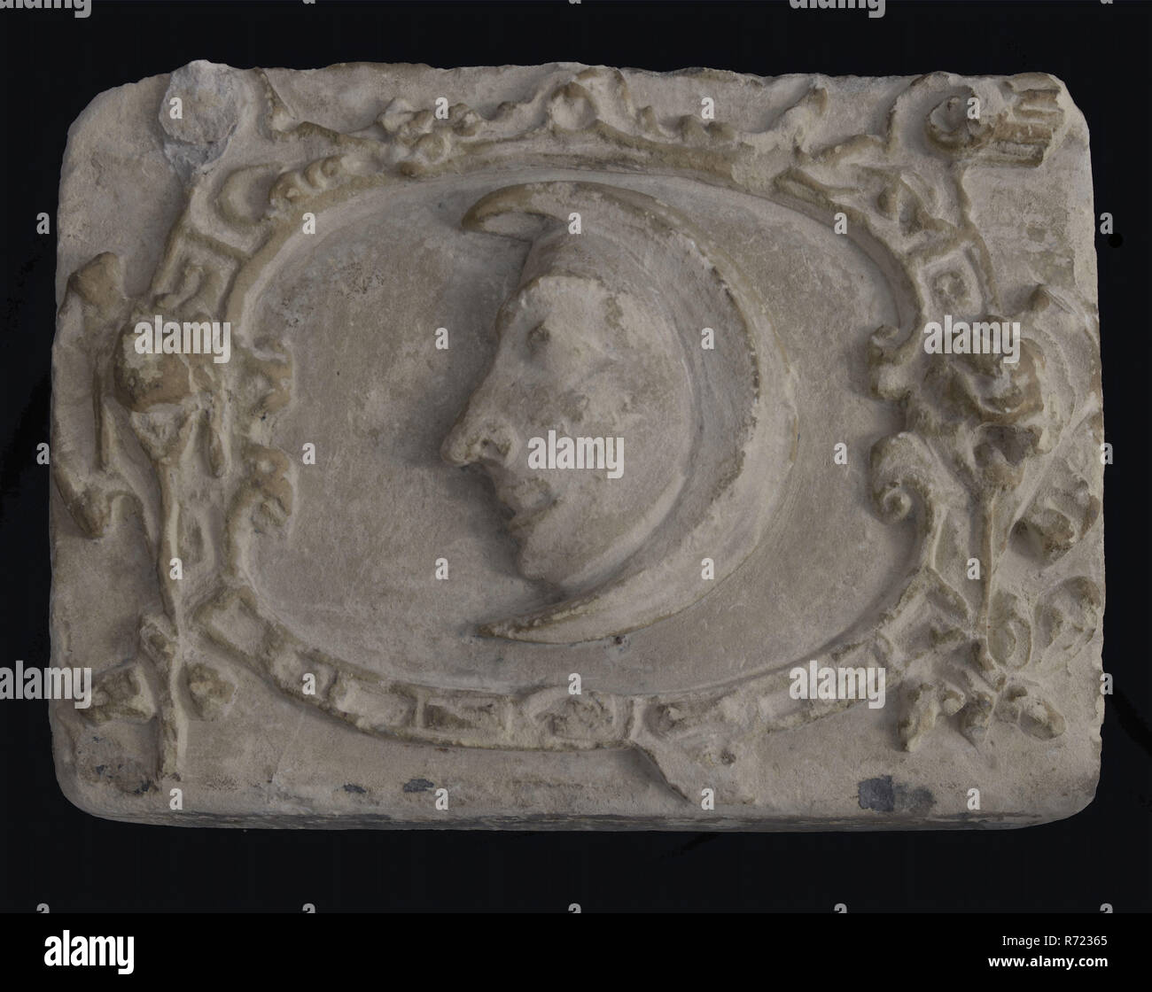 Facade Stone With Half Moon In Cartouche Facing Stone Sculpture Facade Stone With Half Moon In Cartouche Facing Stone Sculpture