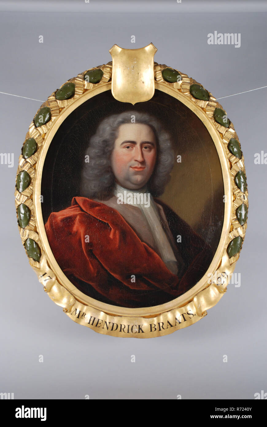 Oval portrait of Hendrick Braats (1702? -1741), portrait painting visual  material linen oil painting canvas, Oval portrait of man representing  Hendrick Braats VOC manager Half-length. Approximately to the right.  Allonge wig. Gray