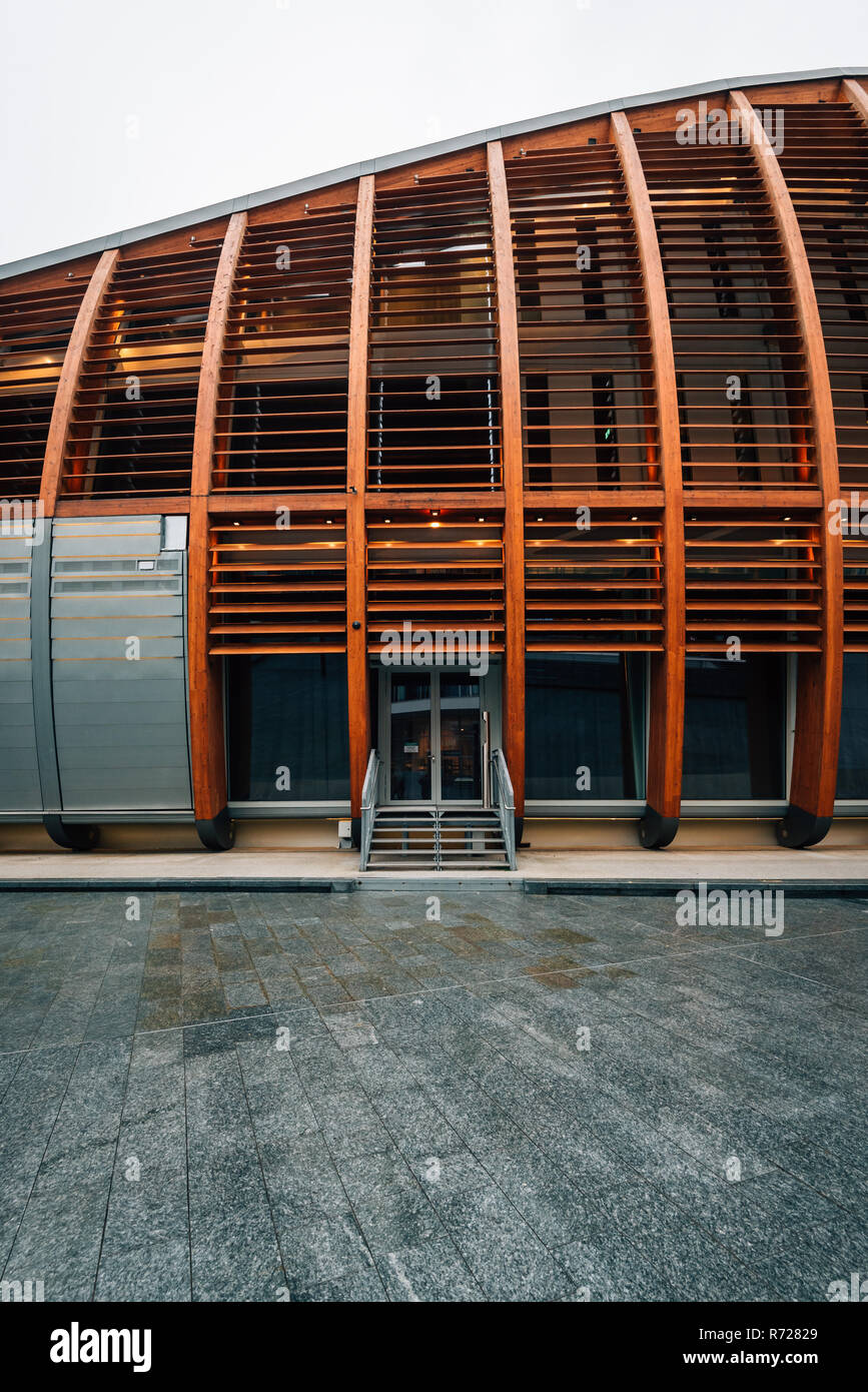 The UniCredit Pavilion, Piazza Gae Aulenti, in Milan, Italy Stock Photo