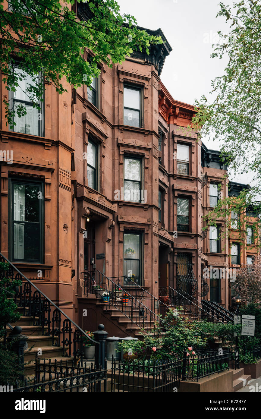 Brownstones In Park Slope Brooklyn New York City Stock Photo Alamy brownstones-in-park-slope-brooklyn-new-york-city-stock-photo-alamy