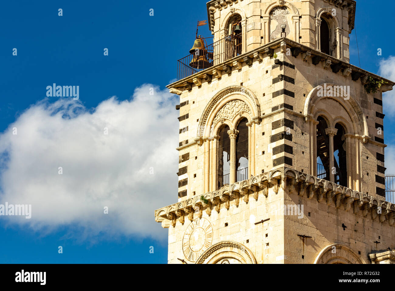 Medieval fort mountain art hi-res stock photography and images - Alamy
