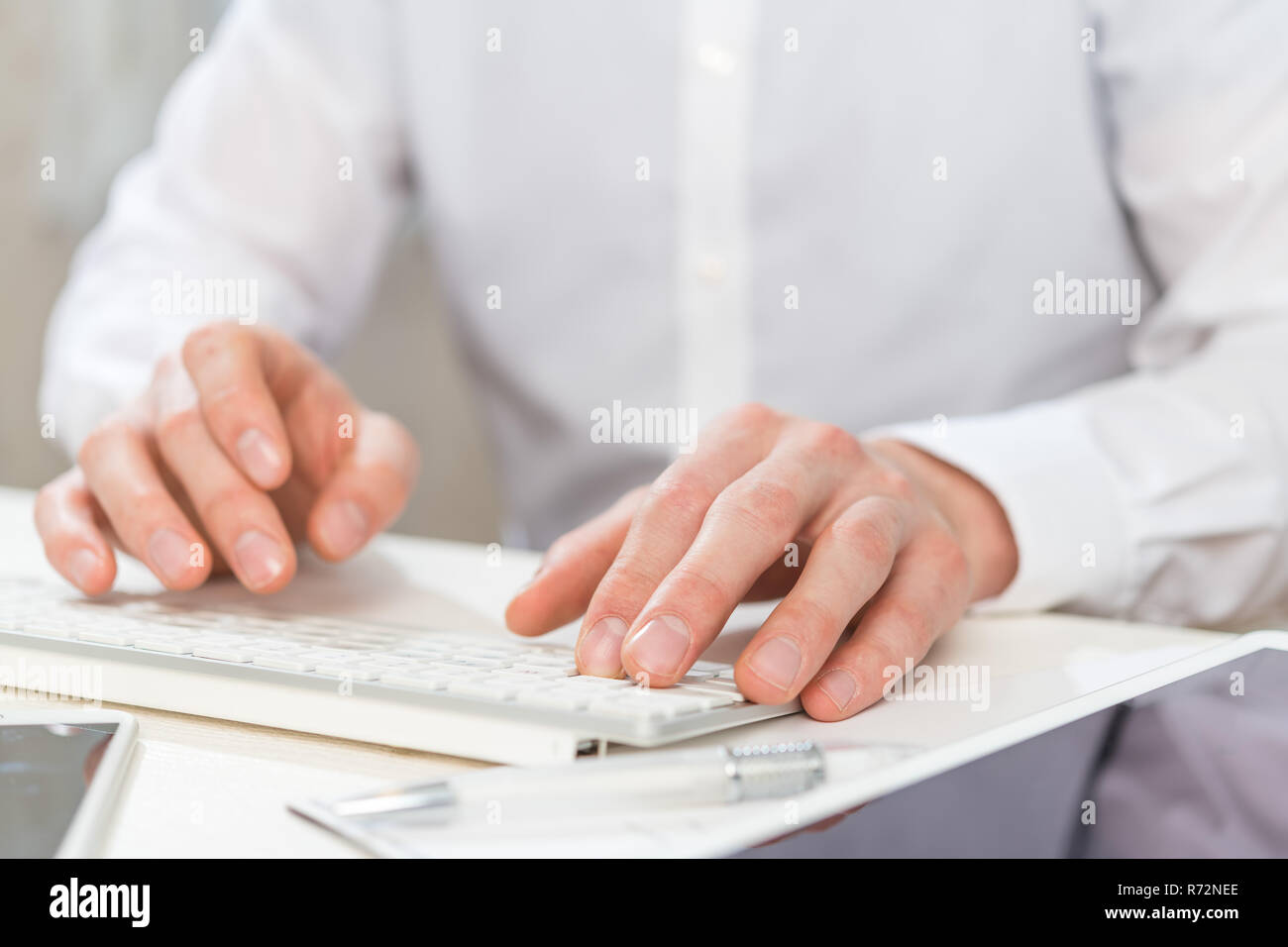 Man hands computer keyboard hi-res stock photography and images - Alamy
