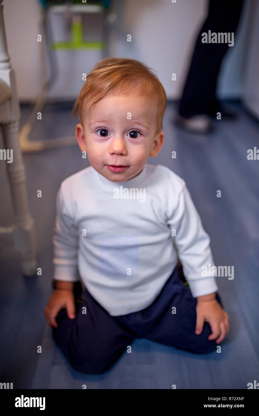 Baby boy learns to crawl hi-res stock photography and images - Alamy