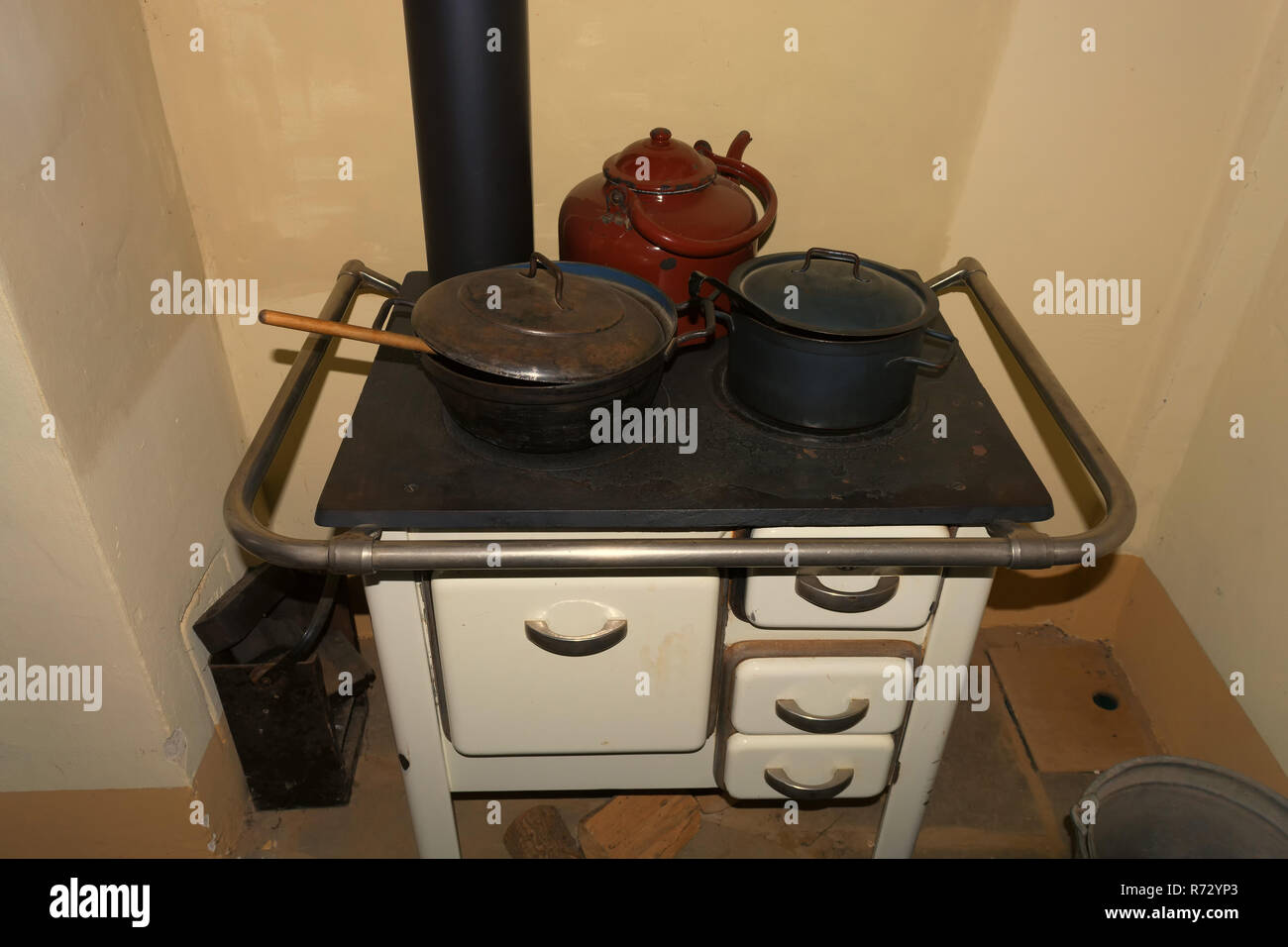 Fireplace Doors Stock Photos Fireplace Doors Stock Images Alamy