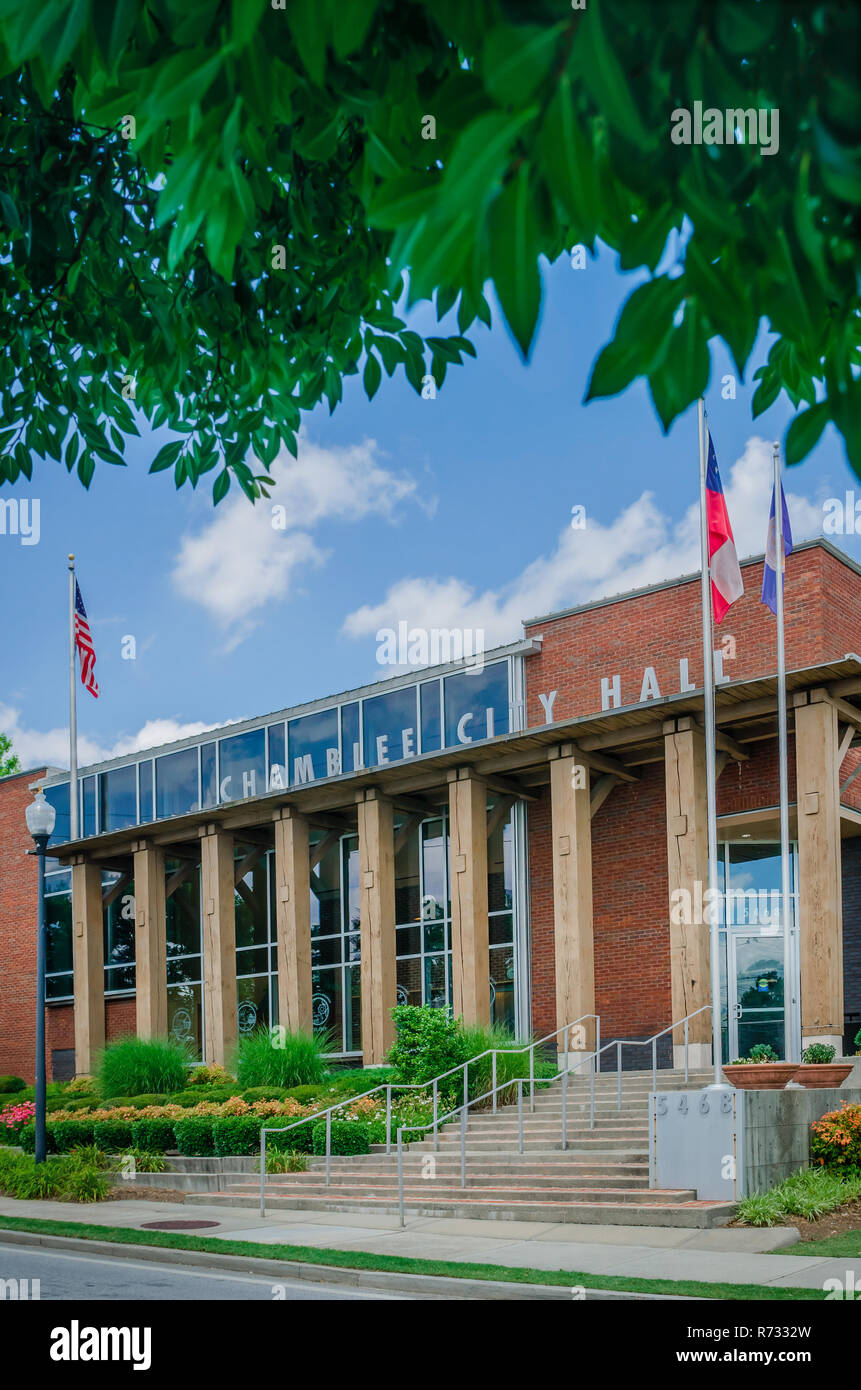 Outside of city hall hi-res stock photography and images - Alamy