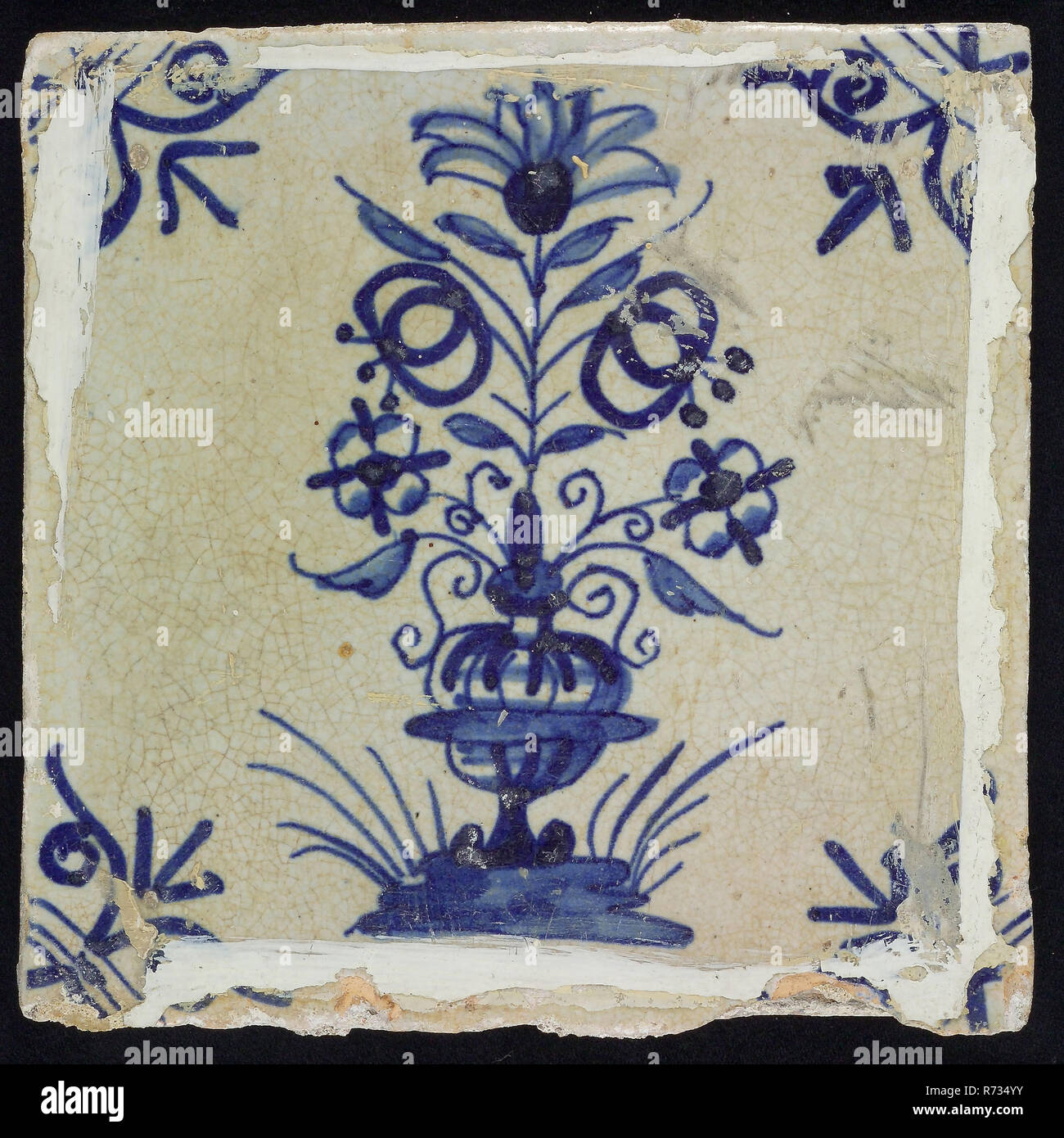 EH, Flower Tile, flowerpot in blue on white, corner motif big ox head, wall tile tile sculpture ceramic earthenware glaze h 13.0, Rotterdam Hillegersberg-Schiebroek Hillegersberg Zuid Kleiweg Originating from Huize Bellevue, which stood on the Kleiweg. Stock Photo