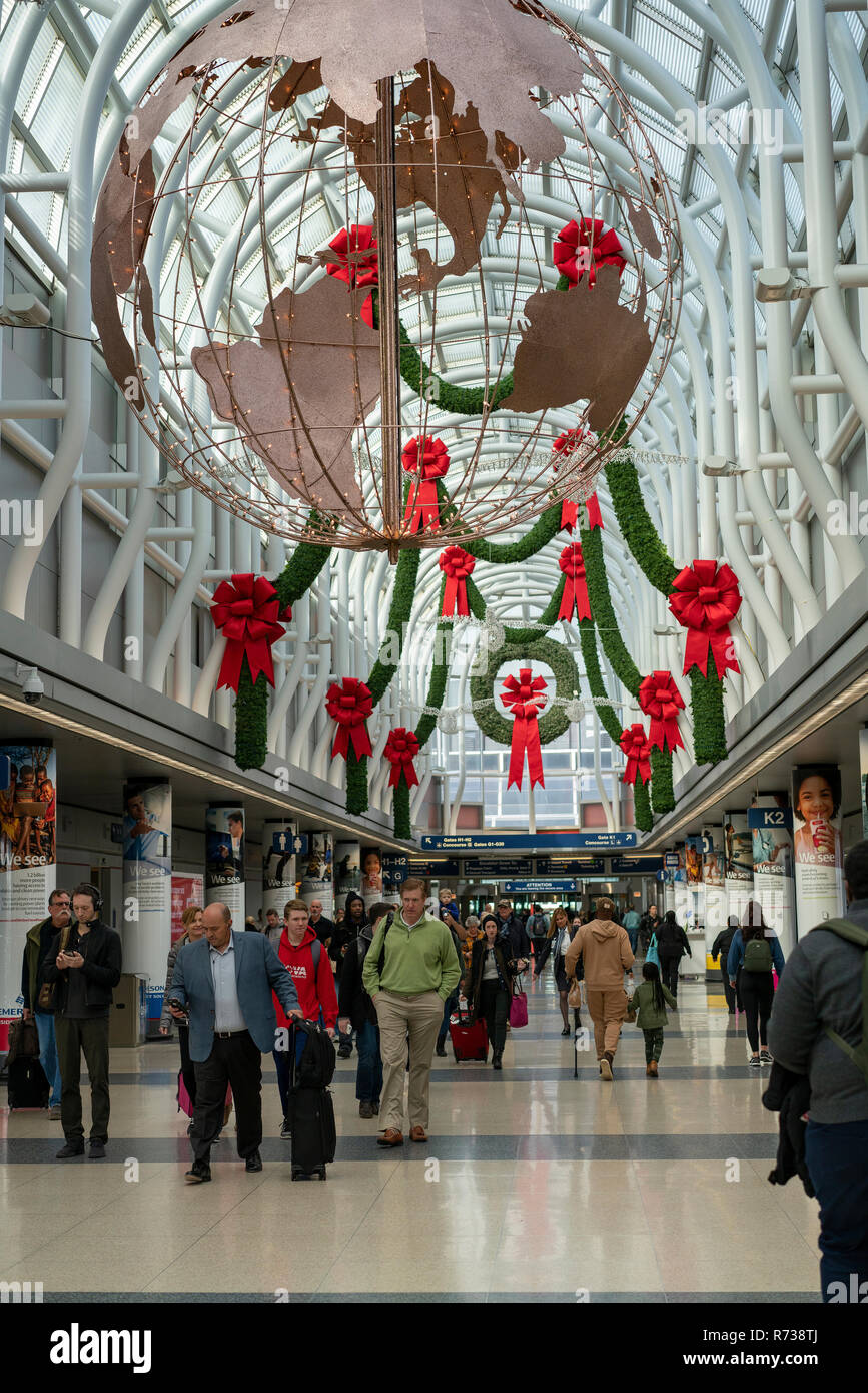 Chicago o'hare airport christmas hires stock photography and images